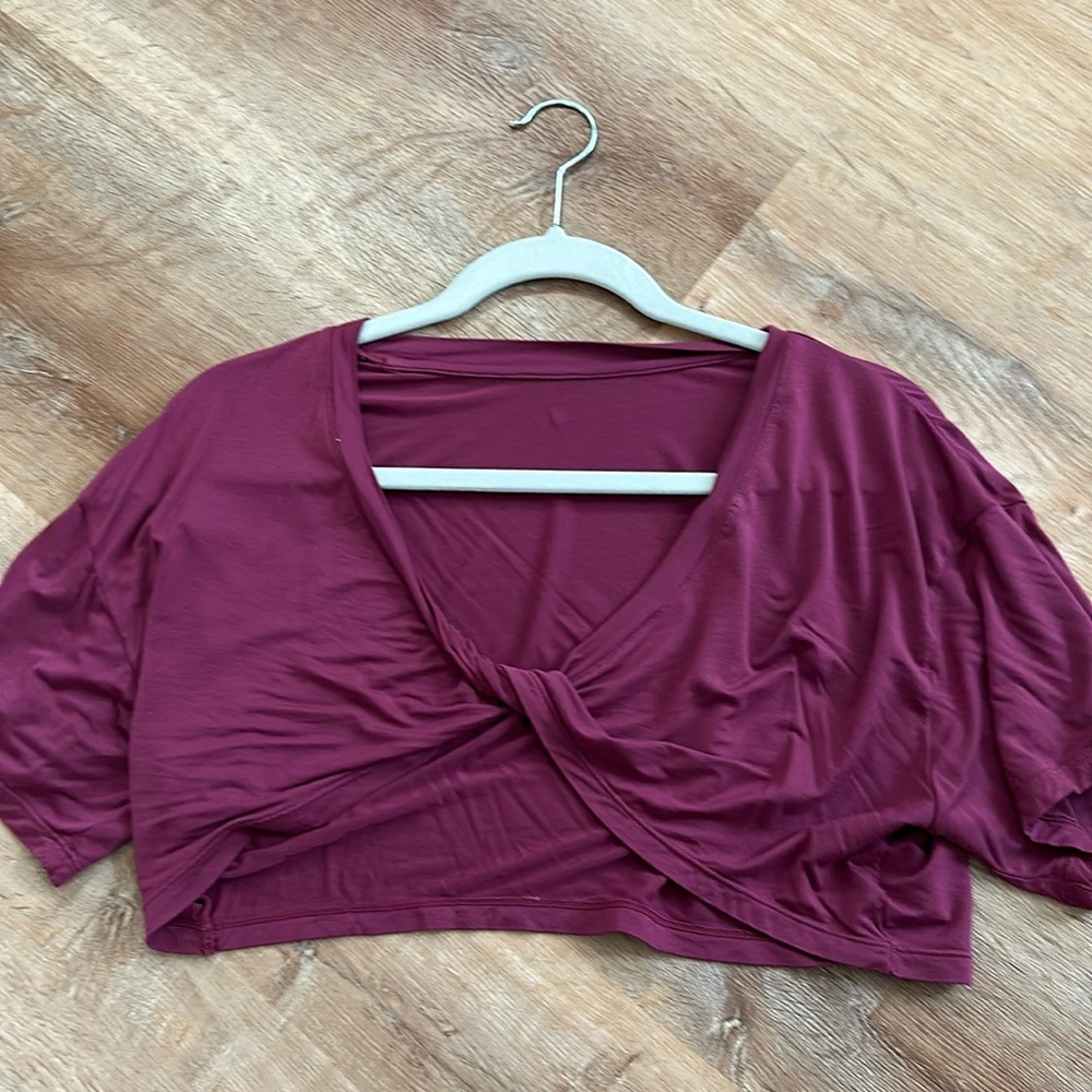 CSB Twisted Front Crop Top